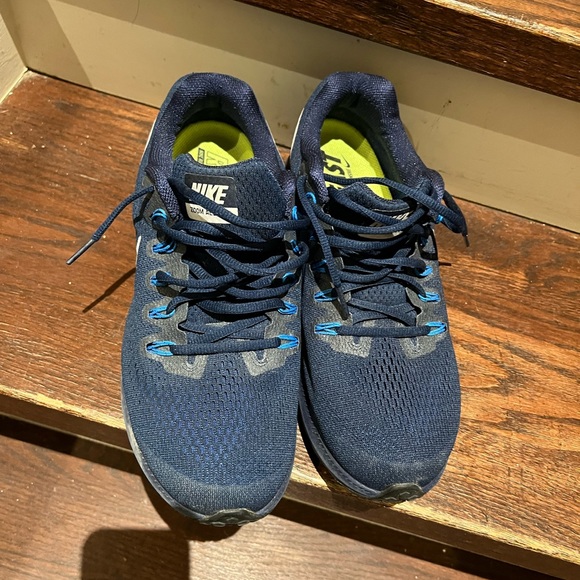 Nike Running shoes - Picture 2 of 5